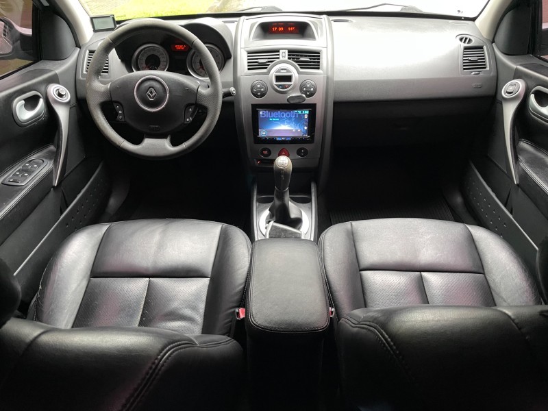 MÉGANE 1.6 DYNAMIQUE GRAND TOUR 16V FLEX 4P MANUAL - 2011 - CAXIAS DO SUL