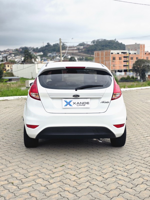 FIESTA 1.5 S HATCH 16V FLEX 4P MANUAL - 2014 - FLORES DA CUNHA