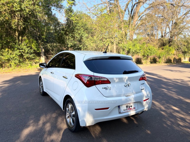 HB20 1.6 COPA DO MUNDO 16V FLEX 4P AUTOMÁTICO - 2015 - FELIZ