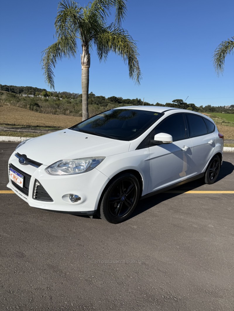 focus 2.0 se plus 16v flex 4p automatico 2015 carlos barbosa