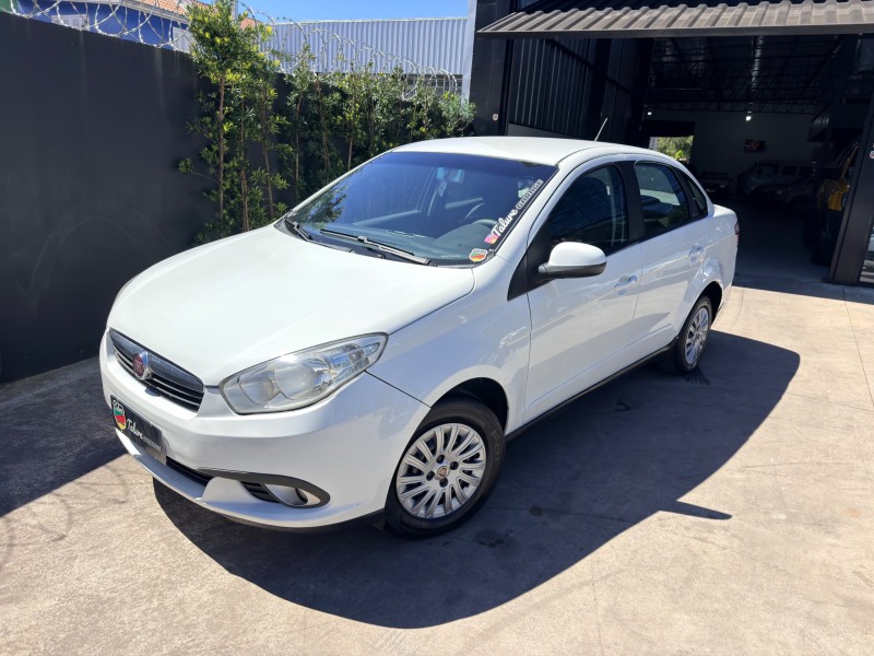 grand siena 1.4 mpi attractive 8v flex 4p manual 2013 caxias do sul