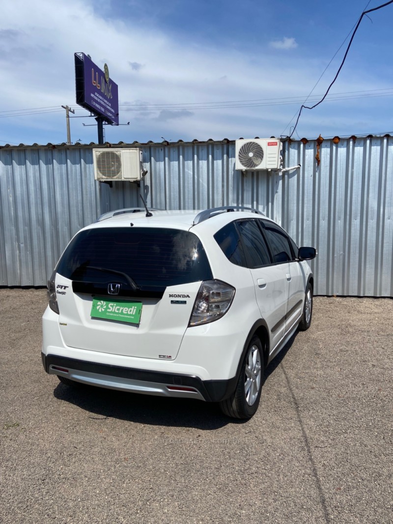 FIT 1.5 TWIST 16V FLEX 4P AUTOMÁTICO - 2014 - SAPIRANGA