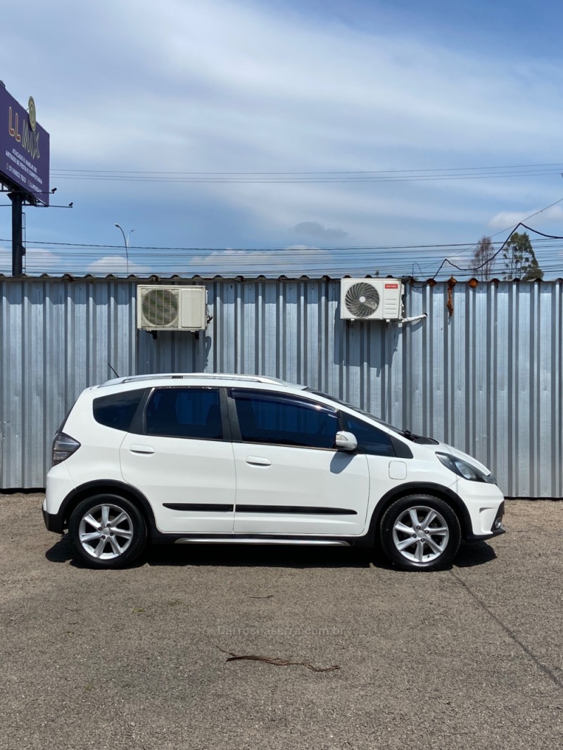 FIT 1.5 TWIST 16V FLEX 4P AUTOMÁTICO - 2014 - SAPIRANGA