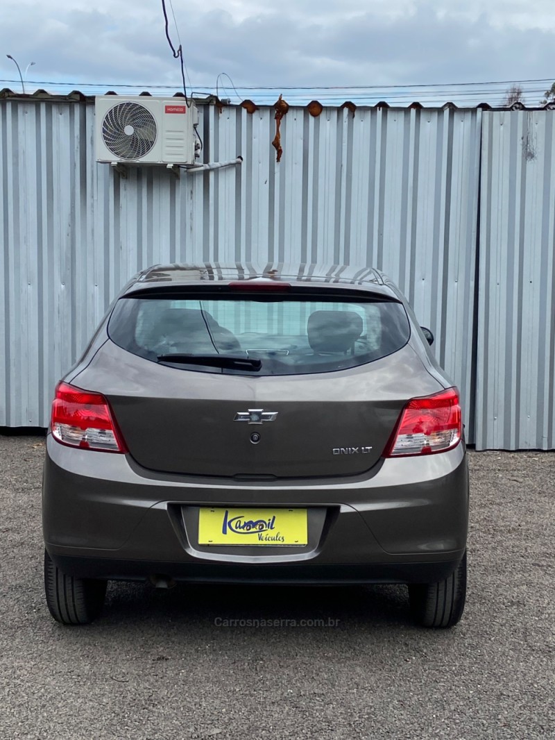 ONIX 1.0 LT 8V FLEX 4P MANUAL - 2014 - SAPIRANGA