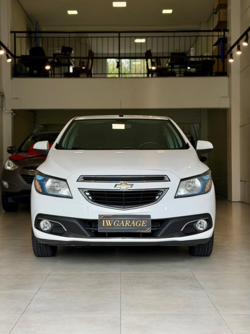 ONIX 1.4 MPFI LTZ 8V FLEX 4P MANUAL - 2014 - BENTO GONçALVES