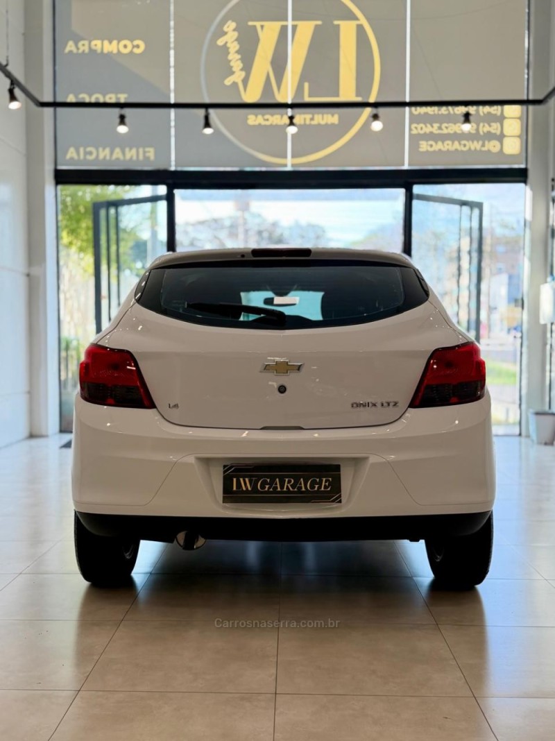 ONIX 1.4 MPFI LTZ 8V FLEX 4P MANUAL - 2014 - BENTO GONçALVES