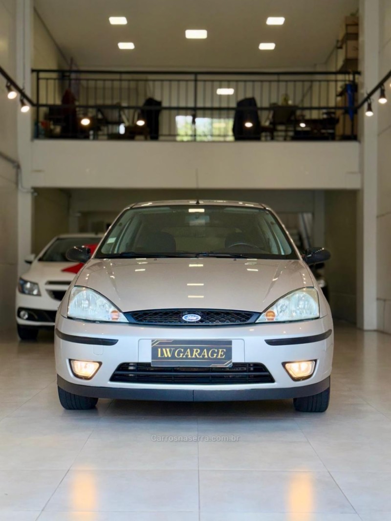 FOCUS 1.6 8V FLEX 4P MANUAL - 2009 - BENTO GONçALVES