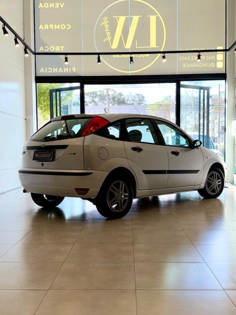 FOCUS 1.6 8V FLEX 4P MANUAL - 2009 - BENTO GONçALVES