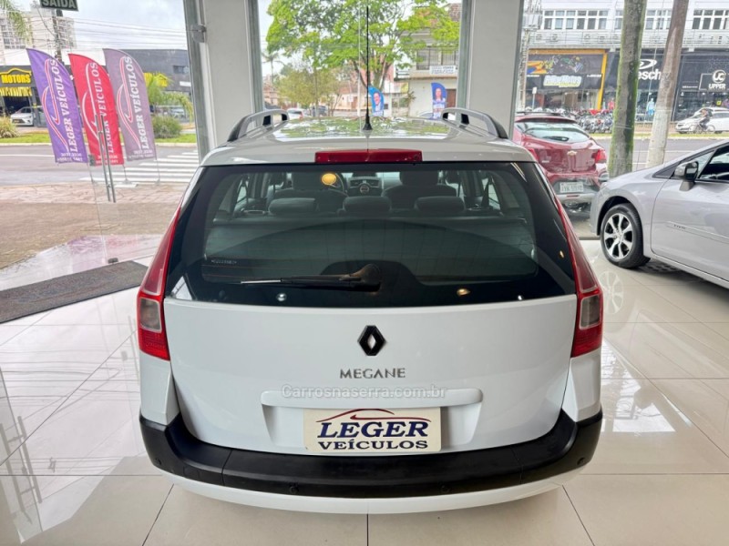 MÉGANE 1.6 DYNAMIQUE GRAND TOUR 16V FLEX 4P MANUAL - 2012 - SãO LEOPOLDO
