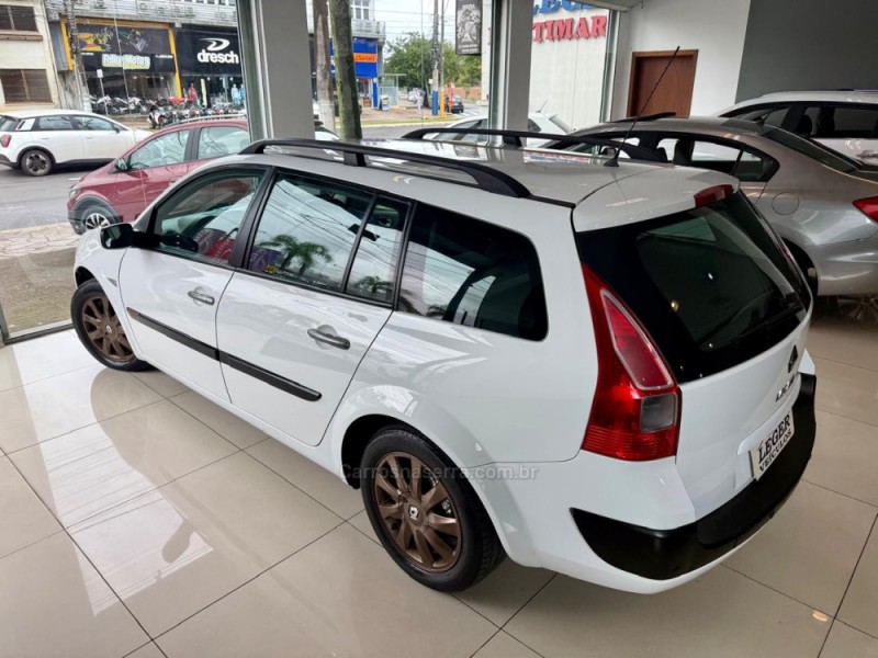 MÉGANE 1.6 DYNAMIQUE GRAND TOUR 16V FLEX 4P MANUAL - 2012 - SãO LEOPOLDO