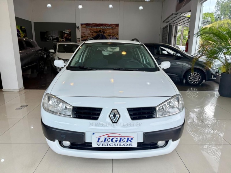 MÉGANE 1.6 DYNAMIQUE GRAND TOUR 16V FLEX 4P MANUAL - 2012 - SãO LEOPOLDO