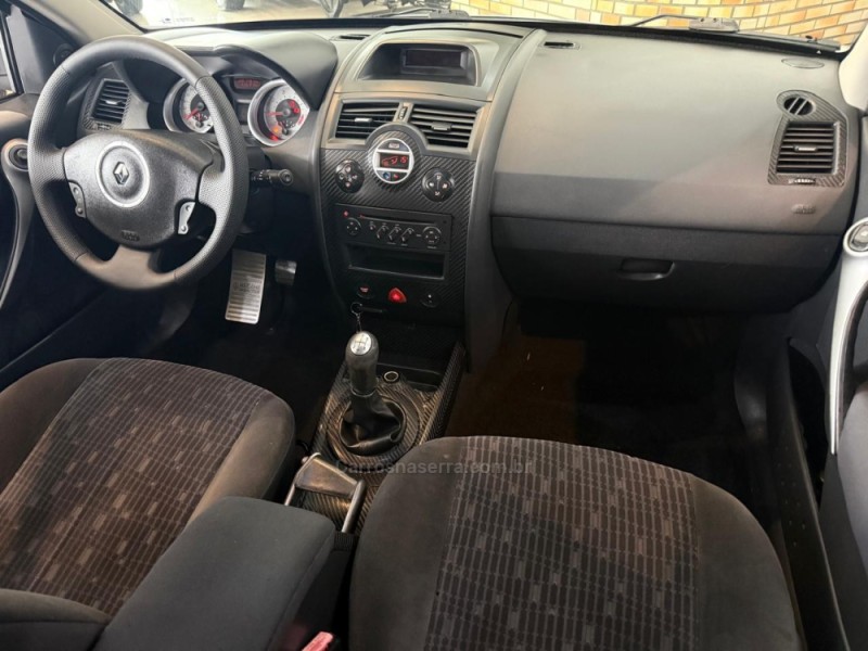 MÉGANE 1.6 DYNAMIQUE GRAND TOUR 16V FLEX 4P MANUAL - 2012 - SãO LEOPOLDO