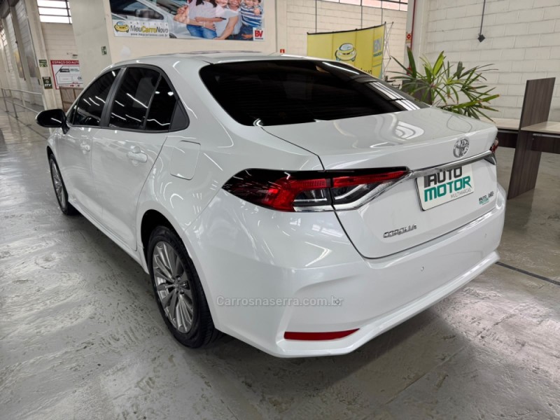 COROLLA 2.0 XEI 16V FLEX 4P AUTOMÁTICO - 2024 - CAXIAS DO SUL