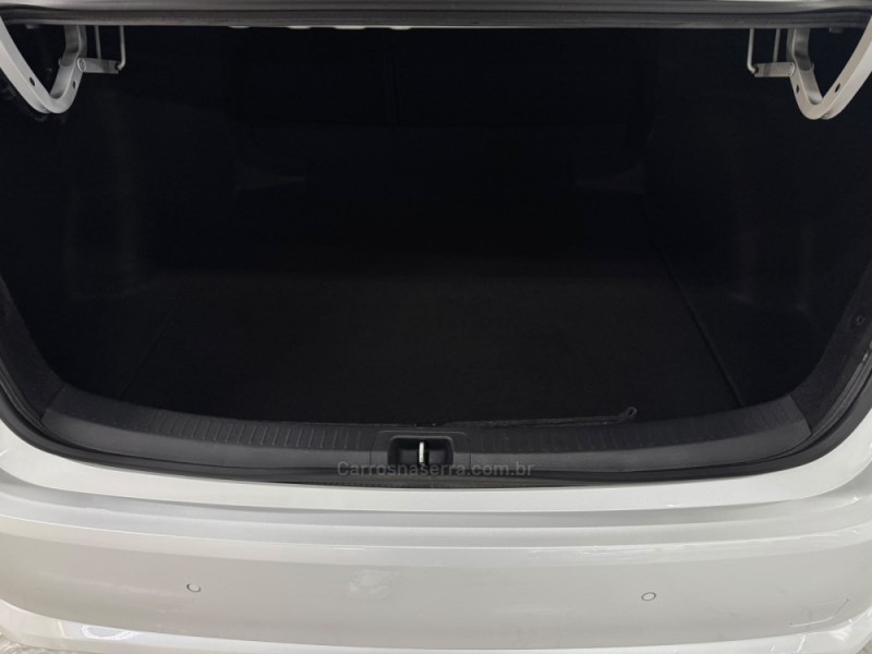 COROLLA 2.0 XEI 16V FLEX 4P AUTOMÁTICO - 2024 - CAXIAS DO SUL