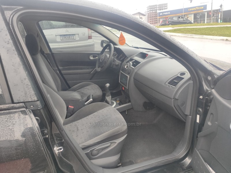 MÉGANE 1.6 EXPRESSION 16V FLEX 4P MANUAL - 2011 - FARROUPILHA