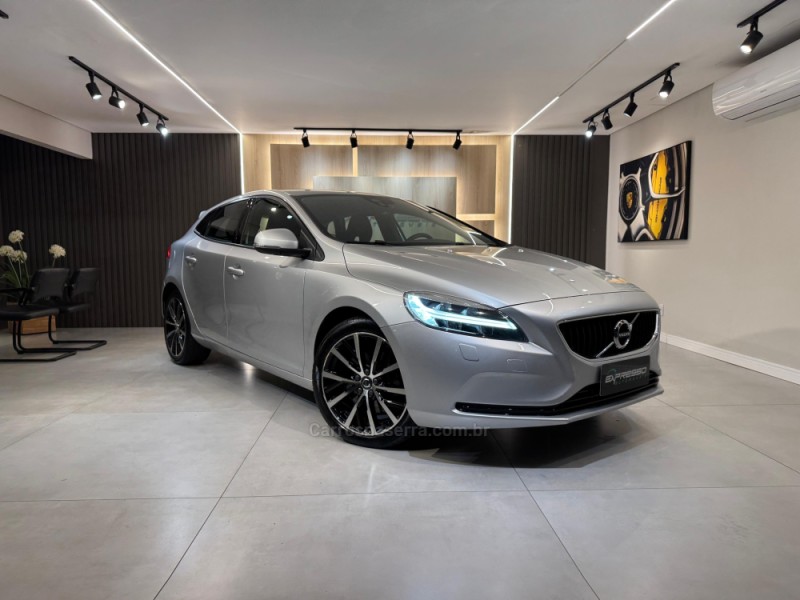 v40 2.0 t4 momentum gasolina 4p automatico 2019 canoas