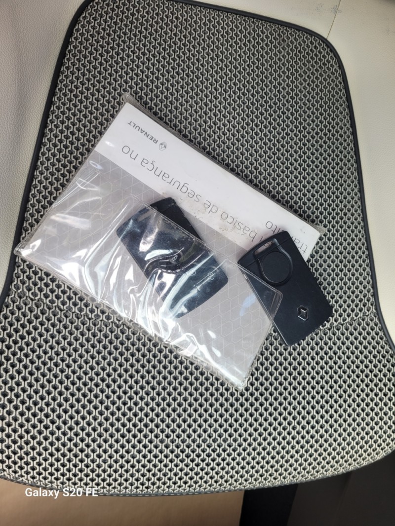 CAPTUR 1.6 16V INTENSE BOSE FLEX 4P AUTOMÁTICO - 2019 - NOVA PRATA
