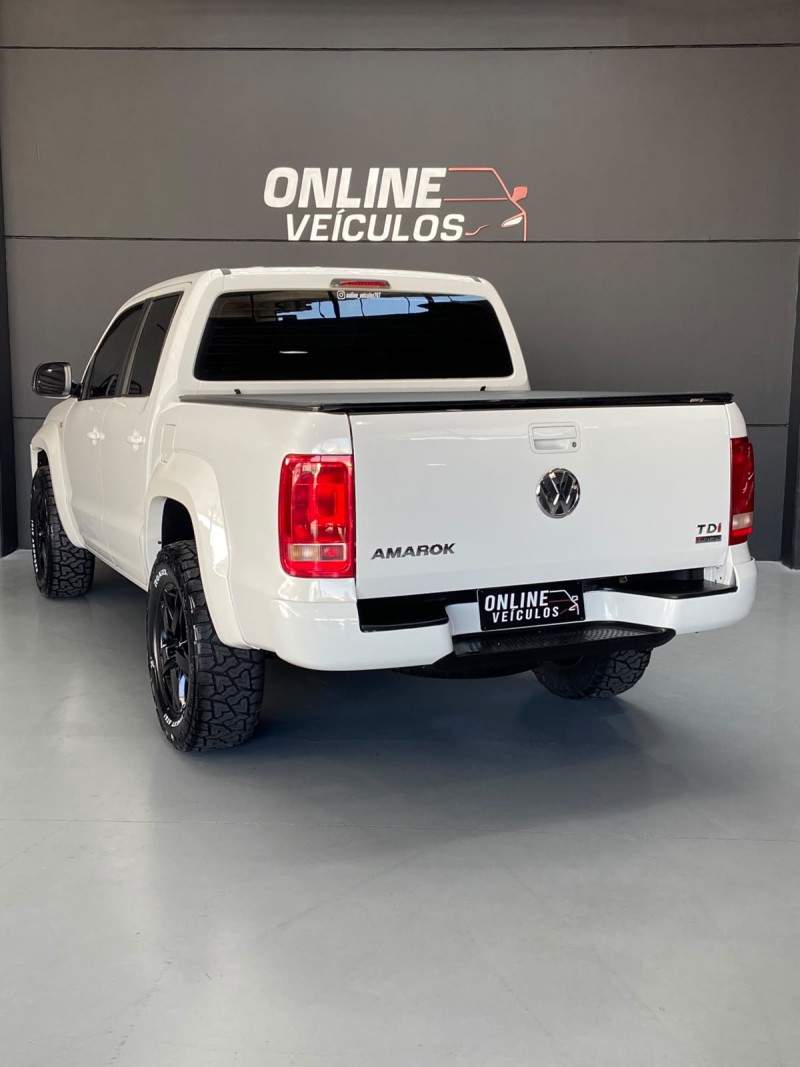 AMAROK 2.0 TRENDLINE 4X4 CD 16V TURBO INTERCOOLER DIESEL 4P MANUAL - 2015 - FARROUPILHA