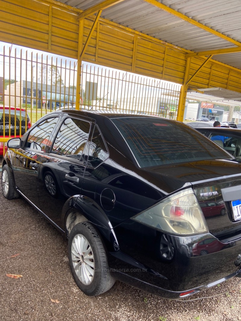 FIESTA 1.6 MPI SEDAN 8V FLEX 4P MANUAL - 2012 - SAPIRANGA