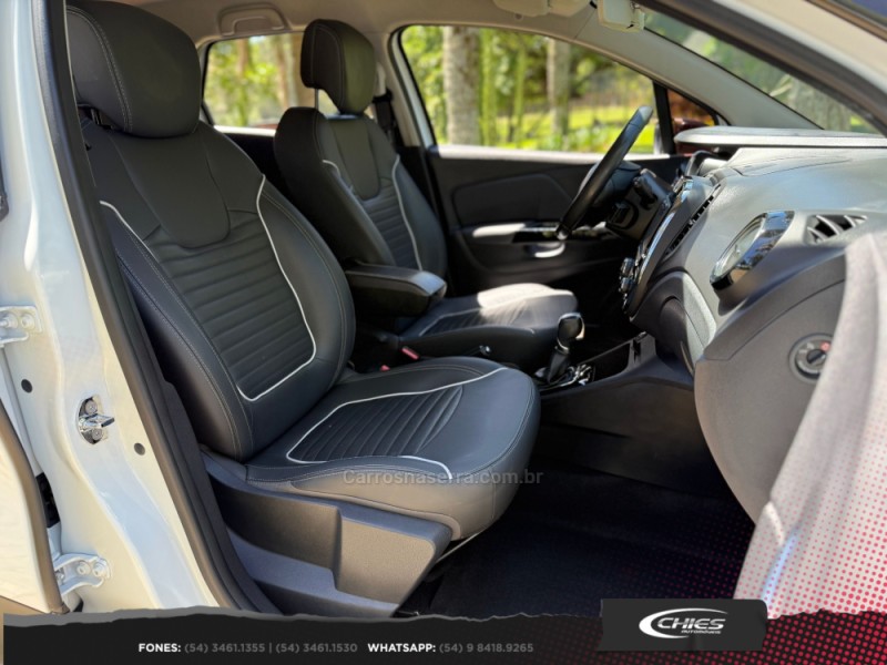 CAPTUR 1.6 16V INTENSE BOSE FLEX 4P AUTOMÁTICO - 2018 - CARLOS BARBOSA
