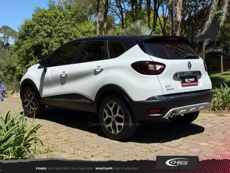 CAPTUR 1.6 16V INTENSE BOSE FLEX 4P AUTOMÁTICO - 2018 - CARLOS BARBOSA