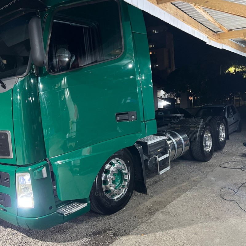 fh 12 380 globetrotter 6x2 2005 farroupilha