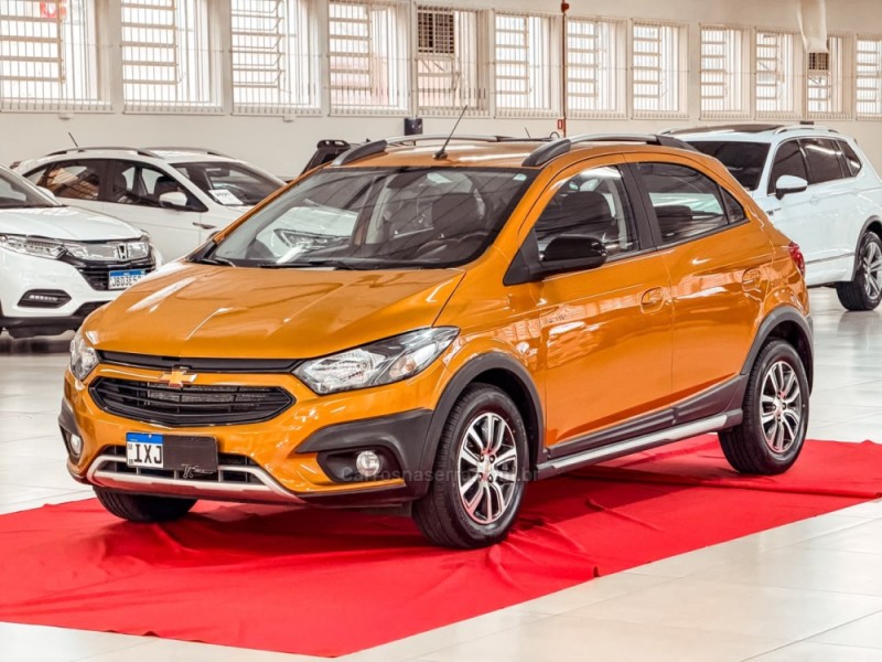 onix 1.4 mpfi activ 8v flex 4p automatico 2017 nova prata