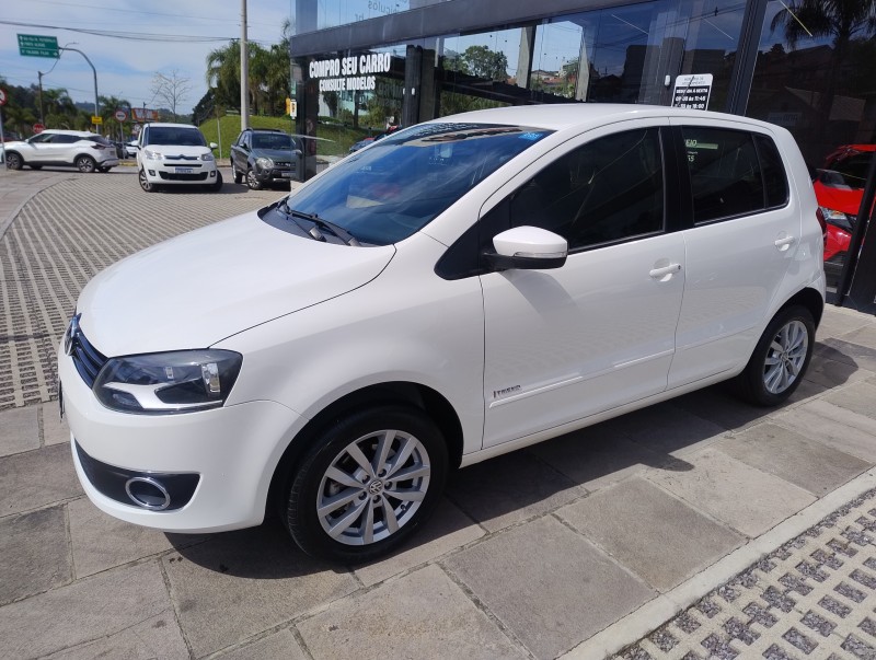 fox 1.6 mi itrend 8v flex 4p manual 2014 caxias do sul