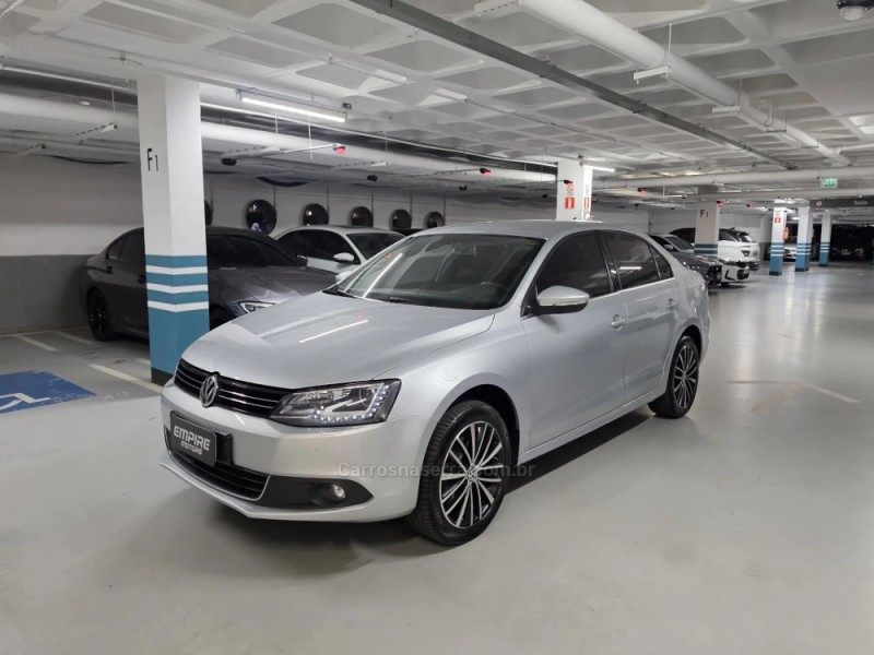 jetta 2.0 tsi highline 211cv gasolina 4p dsg 2013 porto alegre