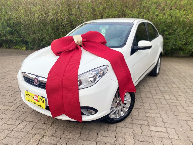 grand siena 1.6 mpi essence sublime 16v flex 4p manual 2015 caxias do sul