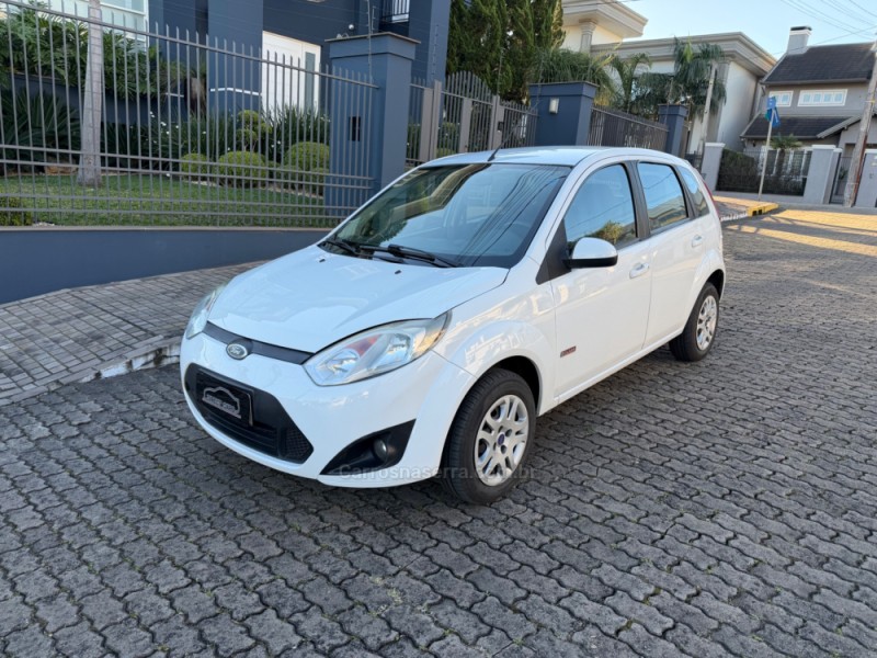 fiesta 1.6 mpi 8v gasolina 4p manual 2013 montenegro