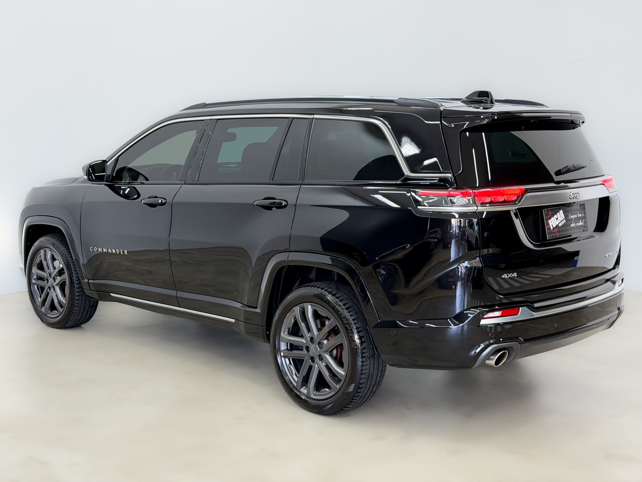 JEEP COMMANDER — foto 5