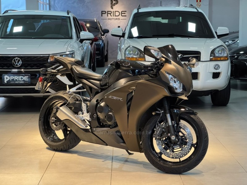 cbr 1000rr  2008 caxias do sul