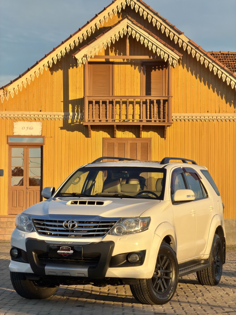 hilux sw4 3.0 srv 4x4 7 lugares 16v turbo intercooler diesel 4p automatico 2013 antonio prado