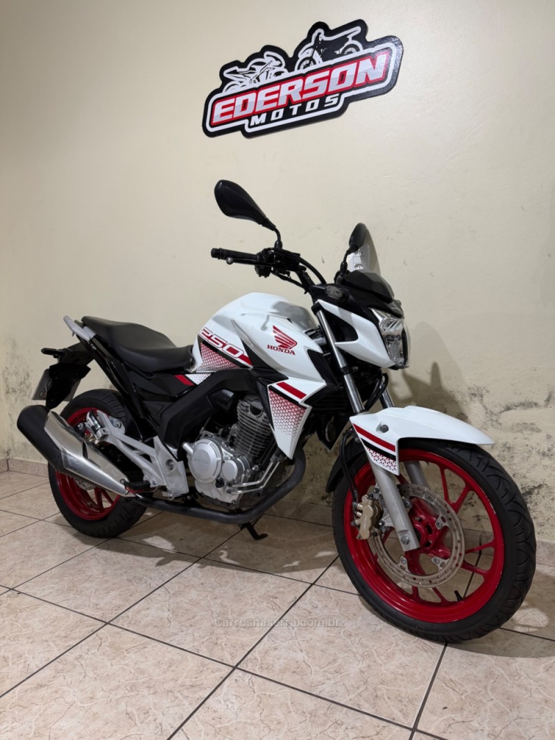 cb 250f twister  2022 caxias do sul