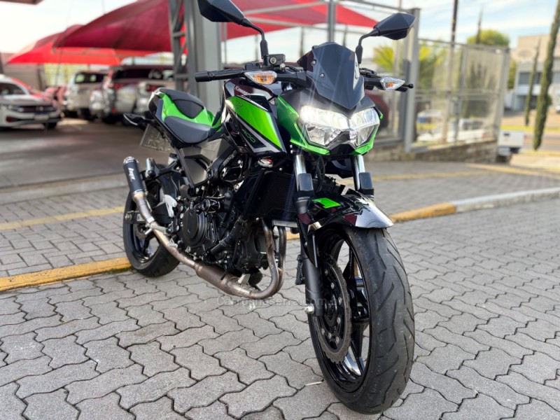 z400  2022 feliz