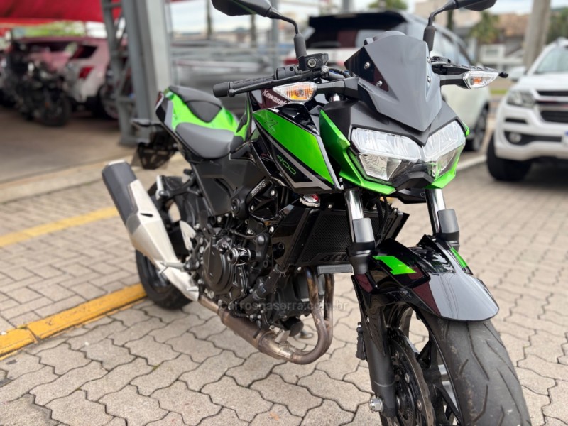 z400  2022 feliz