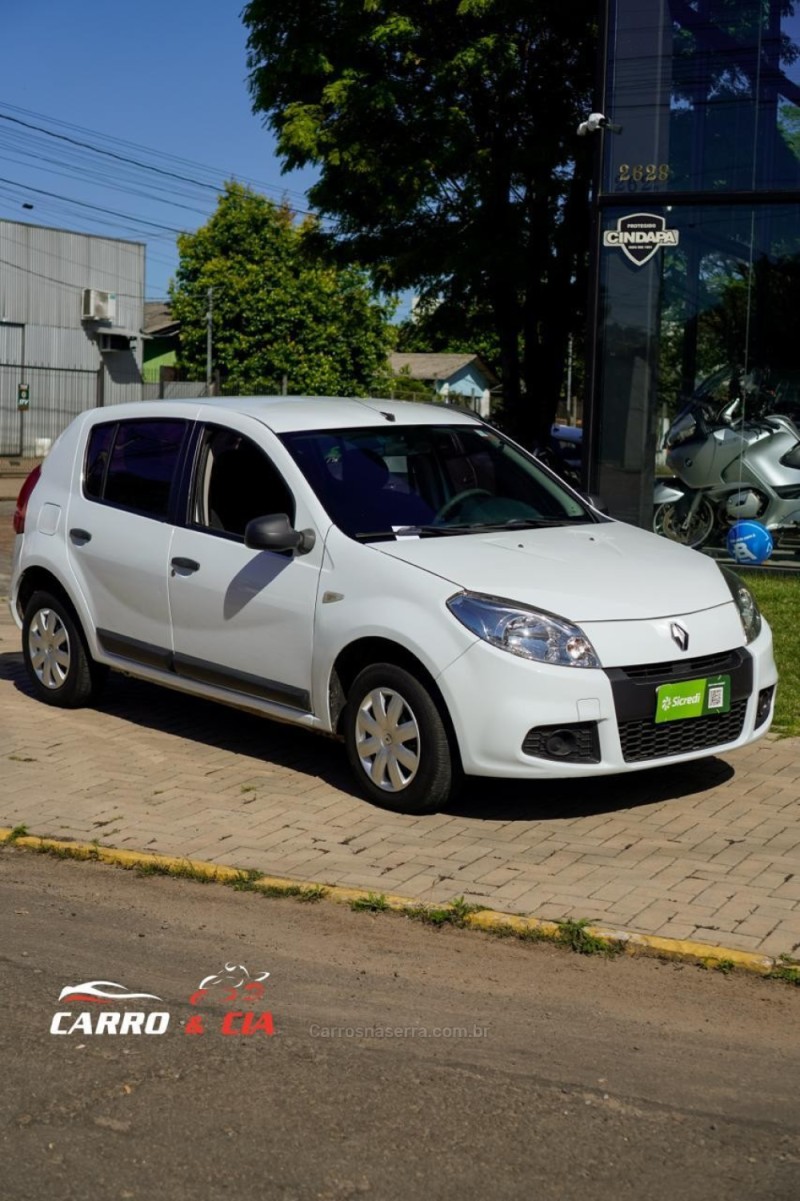 sandero 1.0 authentique 16v flex 4p manual 2013 santa cruz do sul