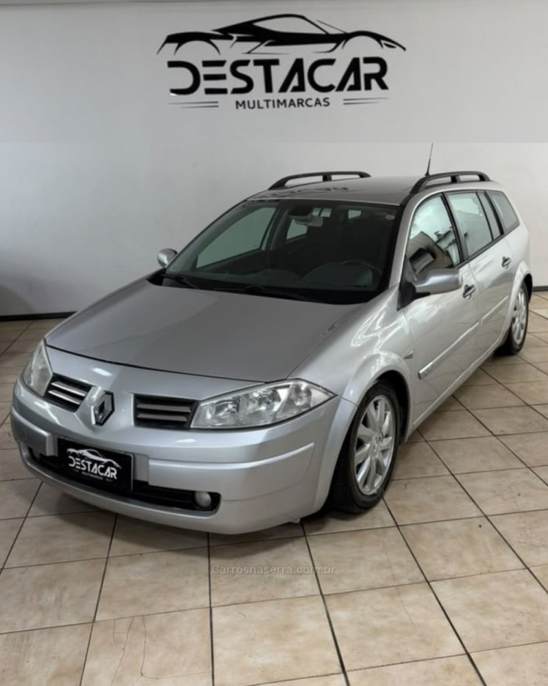 MÉGANE 2.0 DYNAMIQUE GRAND TOUR 16V GASOLINA 4P MANUAL