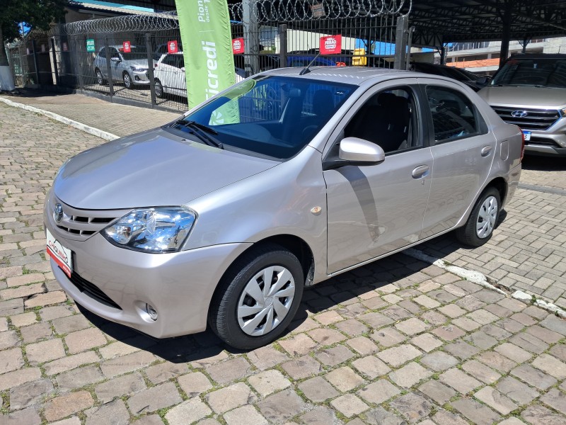 ETIOS 1.5 XS SEDAN 16V FLEX 4P AUTOMÁTICO