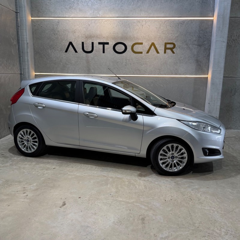FIESTA 1.6 TITANIUM HATCH 16V FLEX 4P AUTOMÁTICO