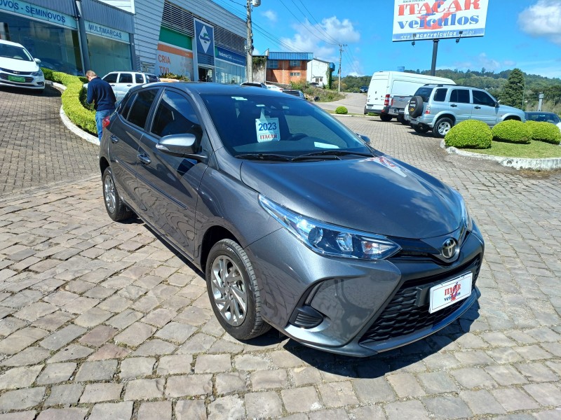 yaris 1.5 16v flex xs multidrive 2023 flores da cunha