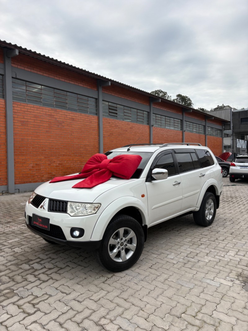 pajero dakar 3.5 hpe 7 lugares 4x4 v6 24v flex 4p automatico 2013 caxias do sul