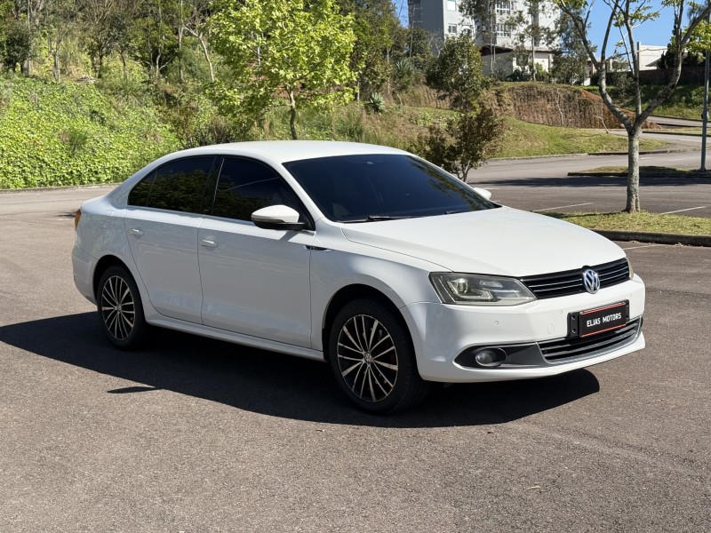 jetta 2.0 tsi dsg highline 200cv gasolina 4p automatico 2013 bento goncalves