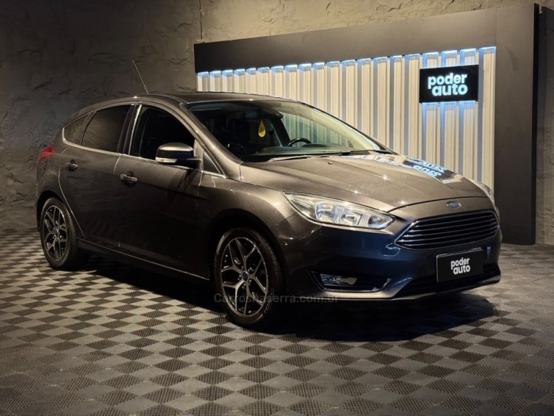 focus 2.0 titanium hatch 16v flex 4p automatico 2017 farroupilha