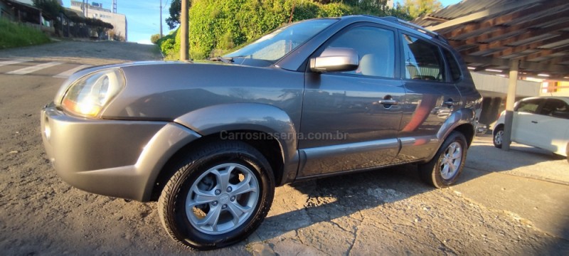 tucson 2.0 mpfi gls base 16v 143cv 2wd flex 4p automatico 2017 farroupilha