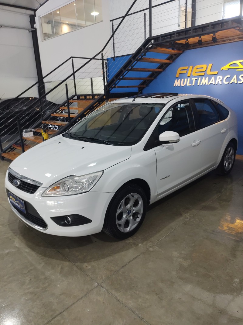 focus 2.0 titanium hatch 16v flex 4p automatico 2012 vale real