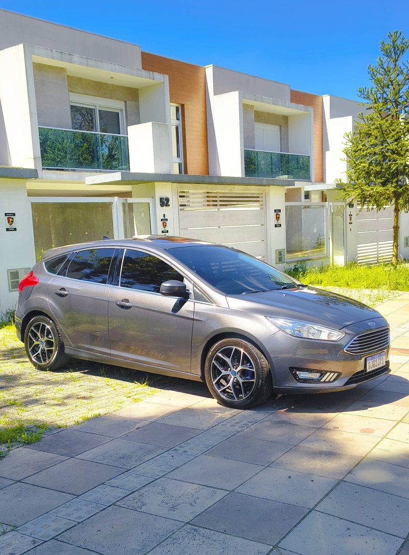 focus 2.0 titanium fastback 16v flex 4p automatico 2018 farroupilha