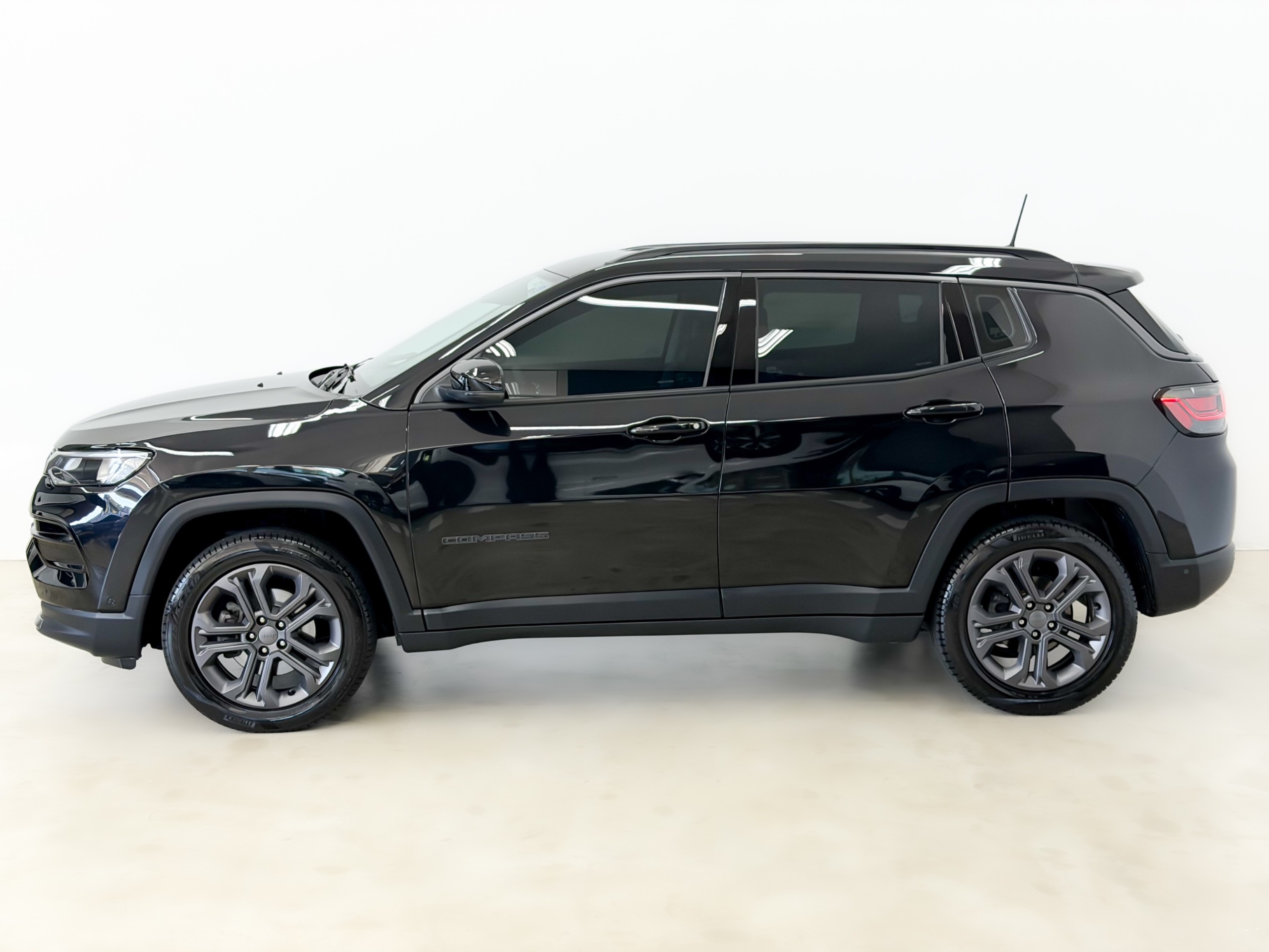 JEEP COMPASS — foto 4