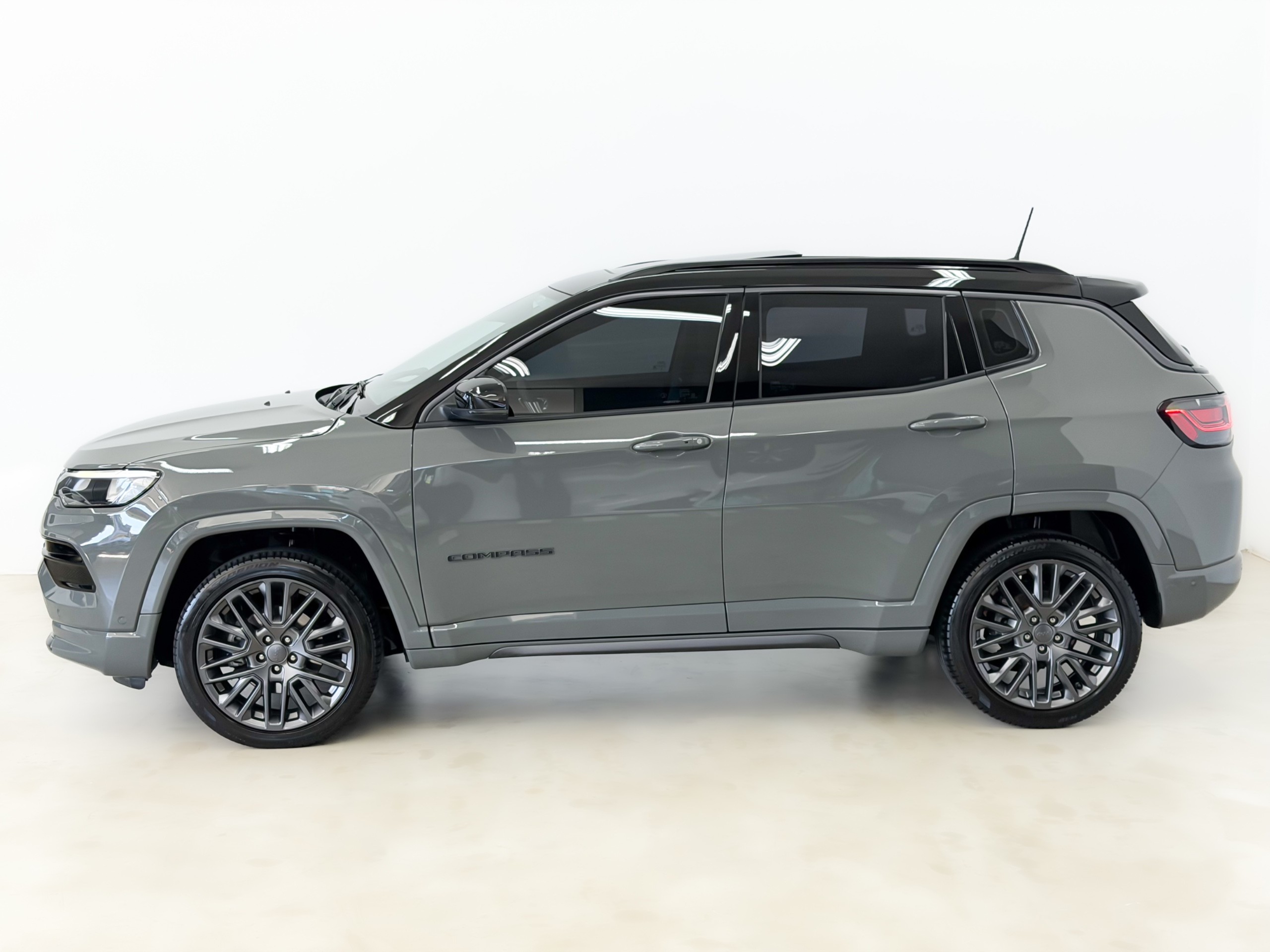 JEEP COMPASS — foto 4